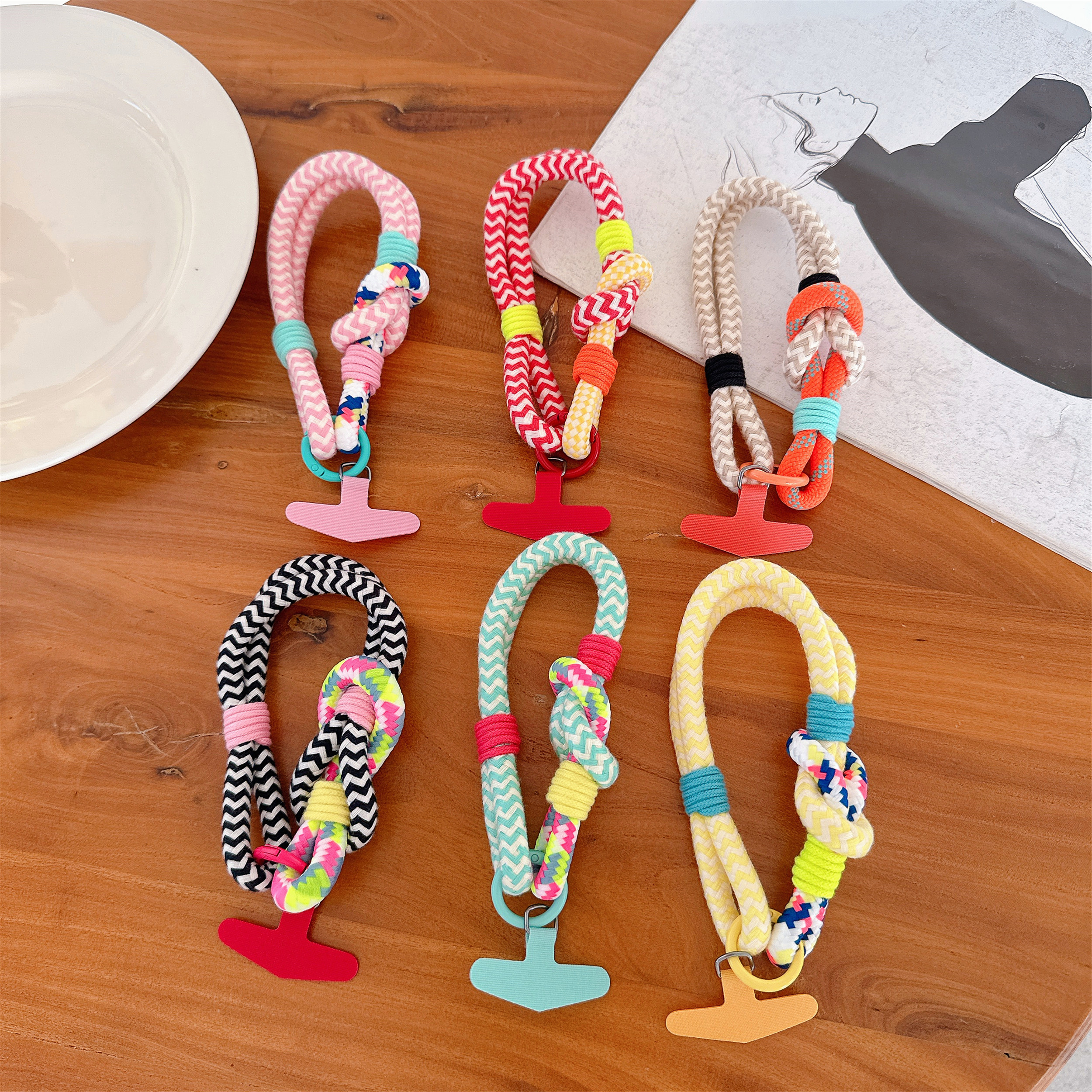 Keychains Contrast Color Key C - Carabiner Keychain ulasan dan harga